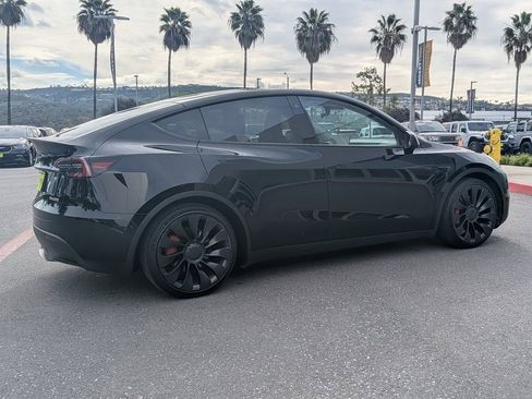 Used 2022 Tesla Model Y Performance image 7