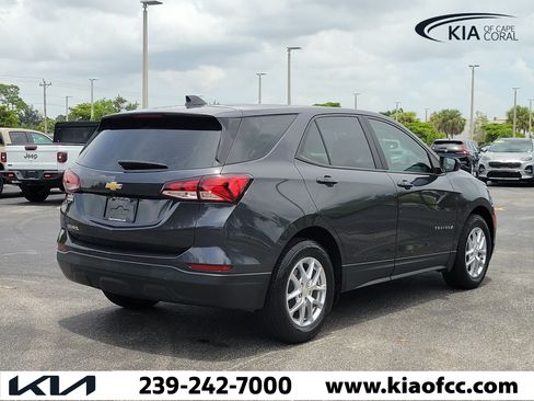 Used 2022 Chevrolet Equinox LS FWD image 6