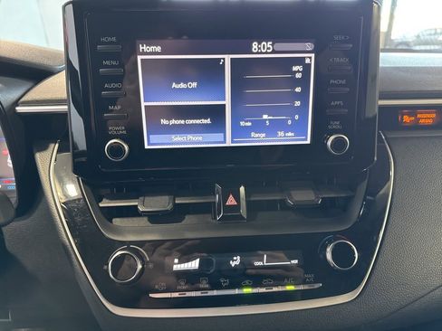 Used 2022 Toyota Corolla L image 38