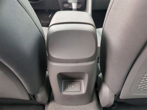 Certified 2025 Hyundai Elantra SEL image 25