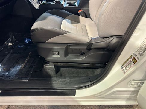 Used 2025 Toyota Tacoma TRD Off-Road image 23