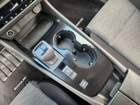 Used 2023 Nissan Rogue SV FWD image 19