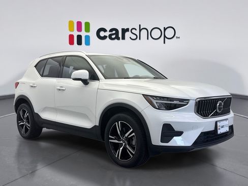 Used 2024 Volvo XC40 B5 Core AWD/4WD image 6
