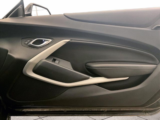Used 2017 Chevrolet Camaro LT RWD image 23