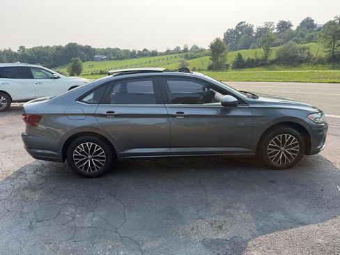 Used 2021 Volkswagen Jetta SE FWD image 8