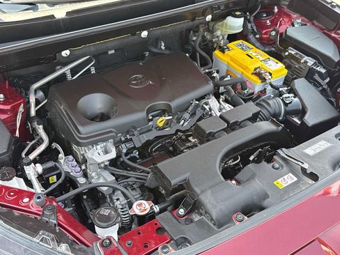 Used 2019 Toyota RAV4 XLE w/ Convenience Package FWD image 13