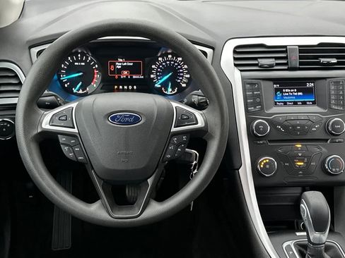 Used 2015 Ford Fusion SE image 15