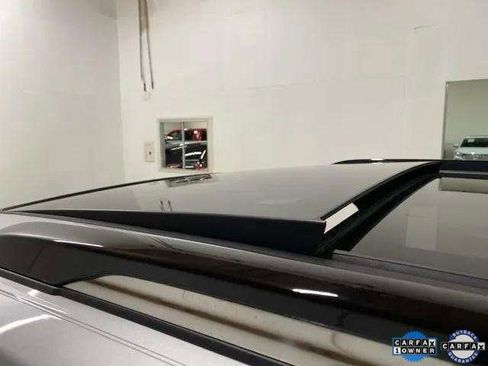 Used 2023 Jeep Grand Cherokee Overland w/ Luxury Tech Group IV image 25