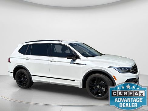 Used 2024 Volkswagen Tiguan SE R-Line FWD image 4