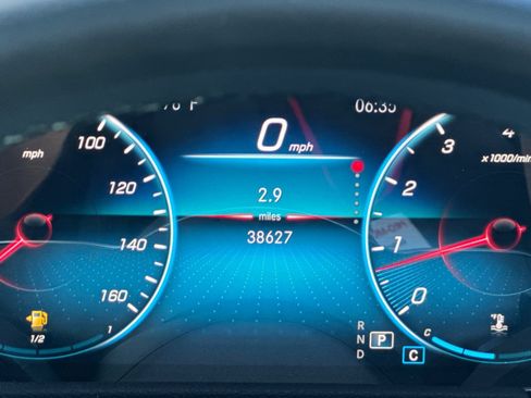 Used 2022 Mercedes-Benz GLB 250 4MATIC image 23