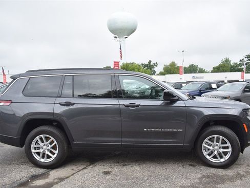 Used 2025 Jeep Grand Cherokee L Laredo w/ Trailer Tow Package image 9
