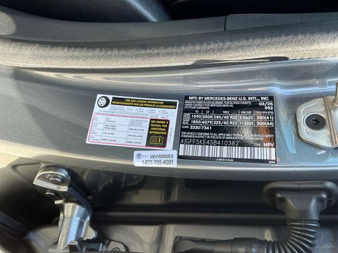 Used 2025 Mercedes-Benz GLS 450 4MATIC image 27