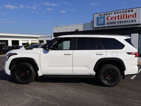 Used 2024 Toyota Sequoia TRD Pro AWD/4WD image 4