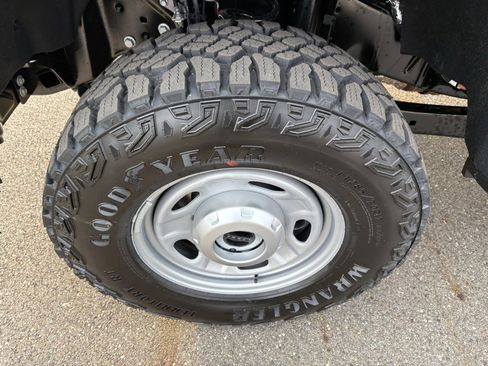 New 2026 Ford F250 XL w/ XL Off-Road Package image 15