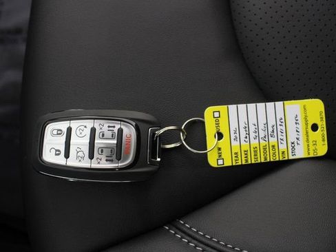 New 2026 Chrysler Pacifica Select image 7