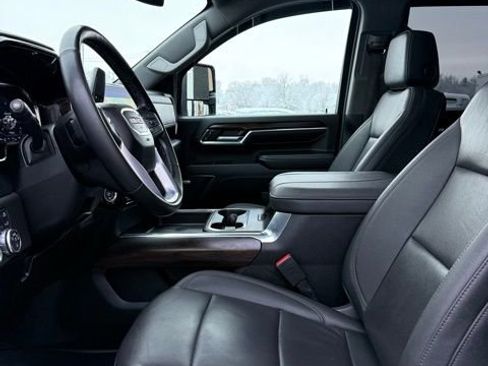 Used 2024 GMC Sierra 2500 SLT w/ SLT Premium Package image 13