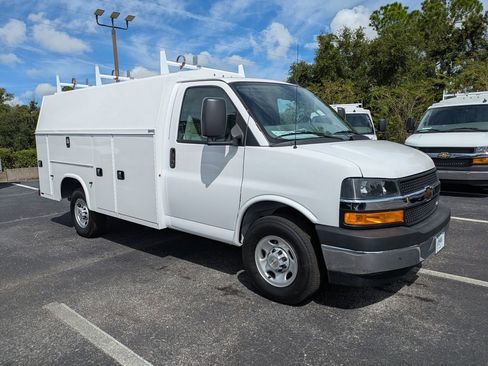 New 2025 Chevrolet Express 3500 w/ Power Convenience Package image 2