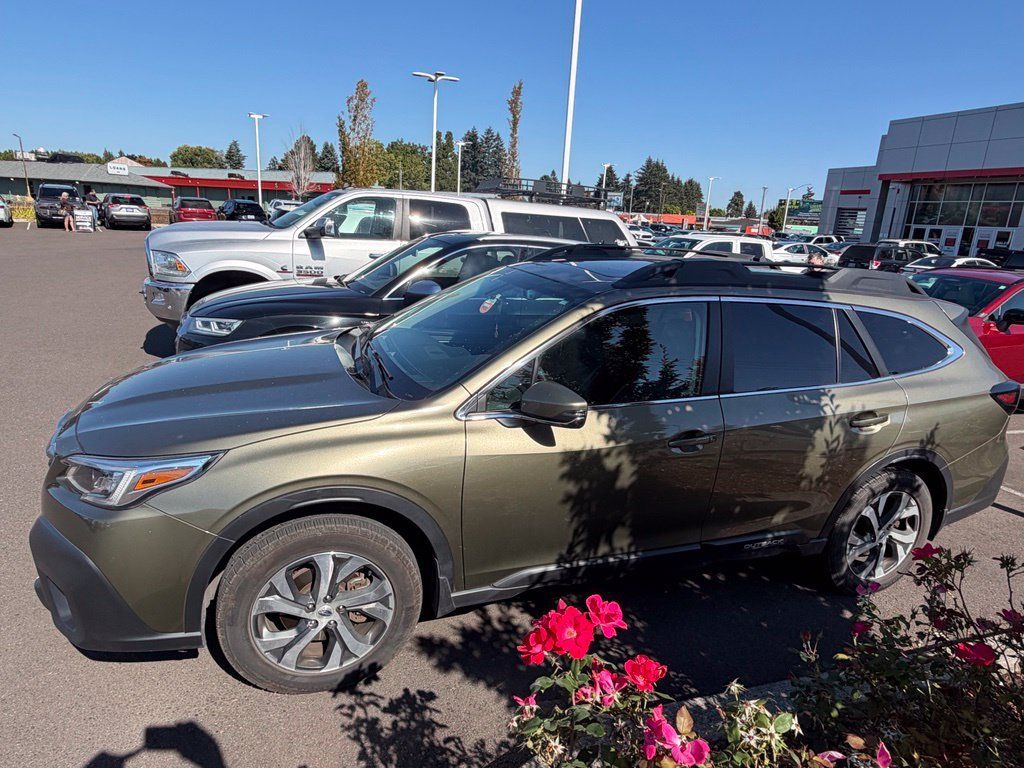 Used 2022 Subaru Outback Limited XT AWD/4WD image 3