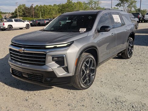New 2026 Chevrolet Traverse High Country FWD image 3