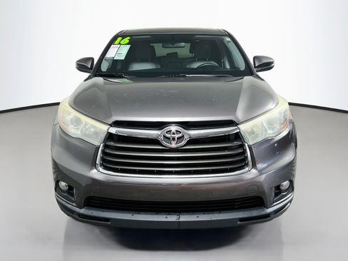 Used 2016 Toyota Highlander Plus FWD image 11