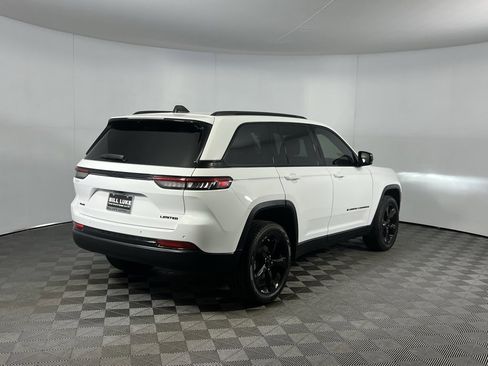 Used 2023 Jeep Grand Cherokee Limited w/ Black Appearance Package image 6