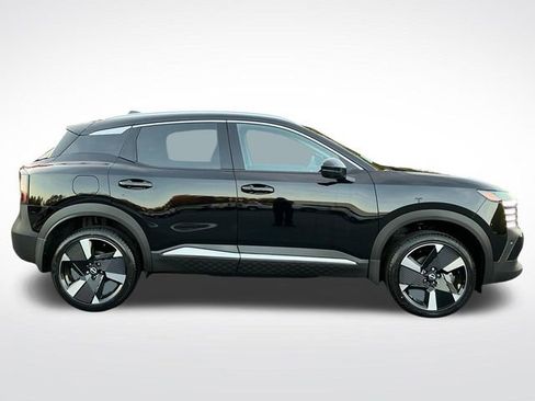 New 2026 Nissan Kicks SR image 8