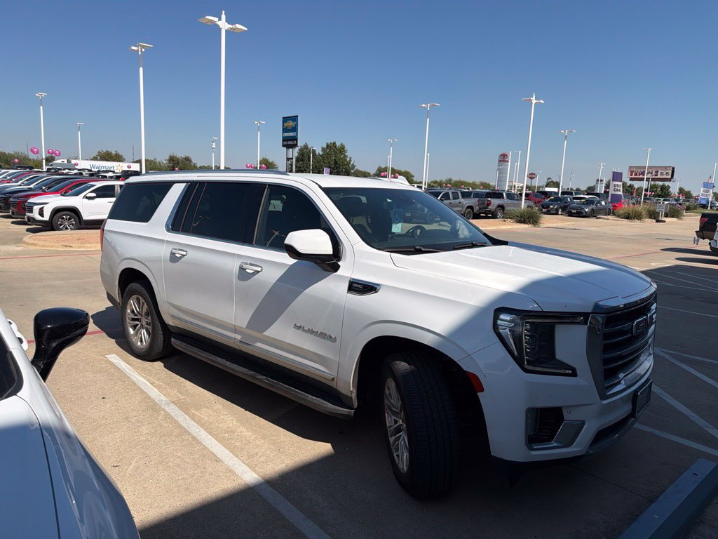 Used 2023 GMC Yukon XL SLT RWD image 1