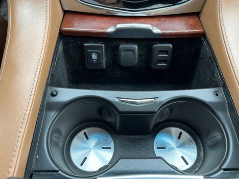 Used 2017 Cadillac Escalade ESV Platinum AWD/4WD image 41