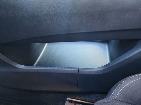 Used 2024 Nissan Rogue S image 31