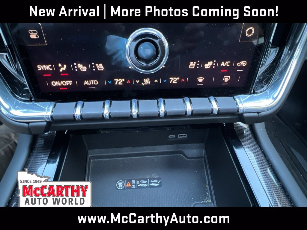 Used 2025 GMC Yukon Elevation w/ LPO, Elevation Black Package AWD/4WD image 17