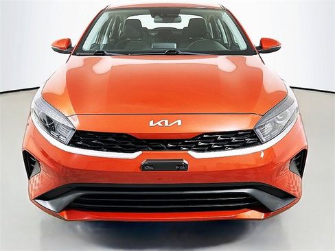 Used 2023 Kia Forte LXS w/ LXS Technology Package image 2