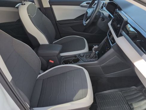 Used 2025 Volkswagen Taos SE image 16