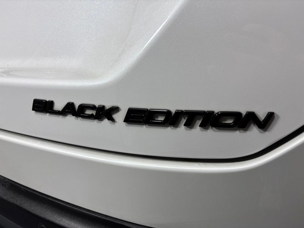 Certified 2025 Honda Pilot Black Edition image 24