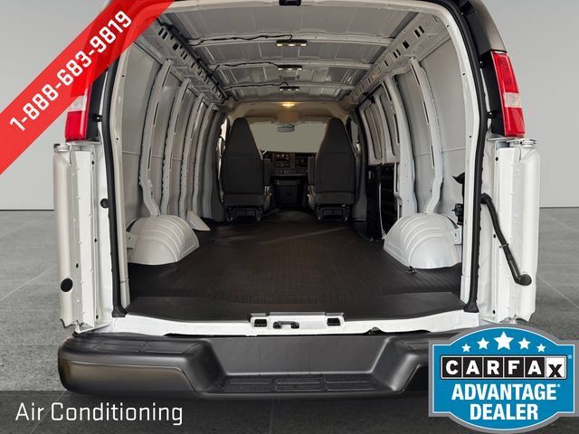 Used 2025 Chevrolet Express 2500 RWD image 4