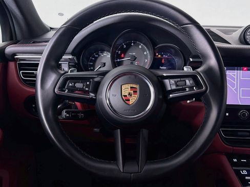 Used 2023 Porsche Macan w/ Premium Package Plus AWD/4WD image 18