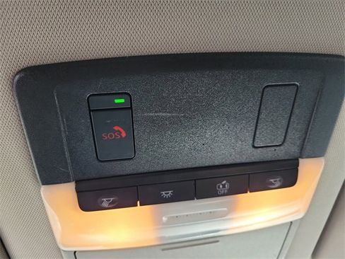 Used 2022 Nissan Pathfinder SV image 30