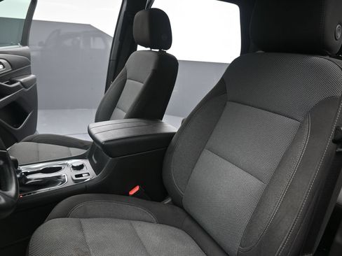 Used 2023 Chevrolet Traverse LT AWD/4WD image 17