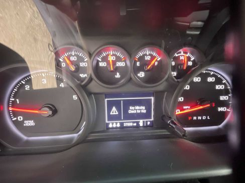 Used 2024 Chevrolet Silverado 2500 Custom w/ Custom Value Package image 12