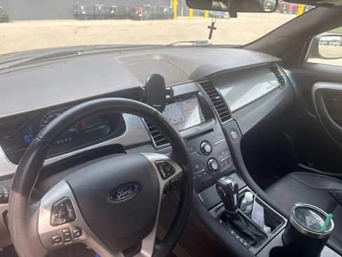 Used 2019 Ford Taurus SEL w/ Equipment Group 201A FWD image 4