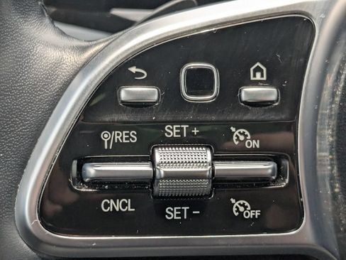 Certified 2023 Mercedes-Benz GLA 250 4MATIC w/ Premium Package image 11