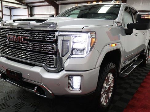 Used 2022 GMC Sierra 3500 Denali w/ Denali Ultimate Package AWD/4WD image 28
