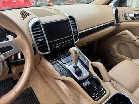 Used 2011 Porsche Cayenne AWD/4WD image 15
