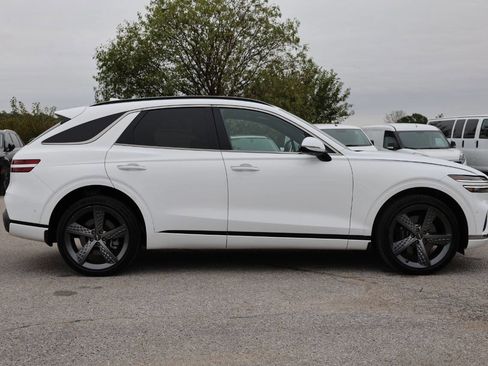 Used 2022 Genesis GV70 3.5T Sport w/ Sport Prestige Package image 7