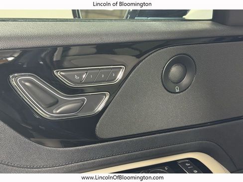 Used 2025 Lincoln Aviator AWD w/ Equipment Group 101A image 19