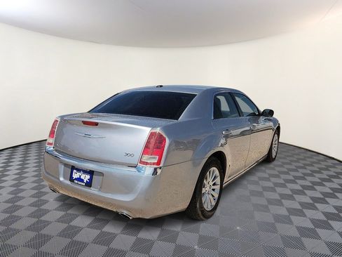Used 2014 Chrysler 300 w/ Driver Convenience Group image 4