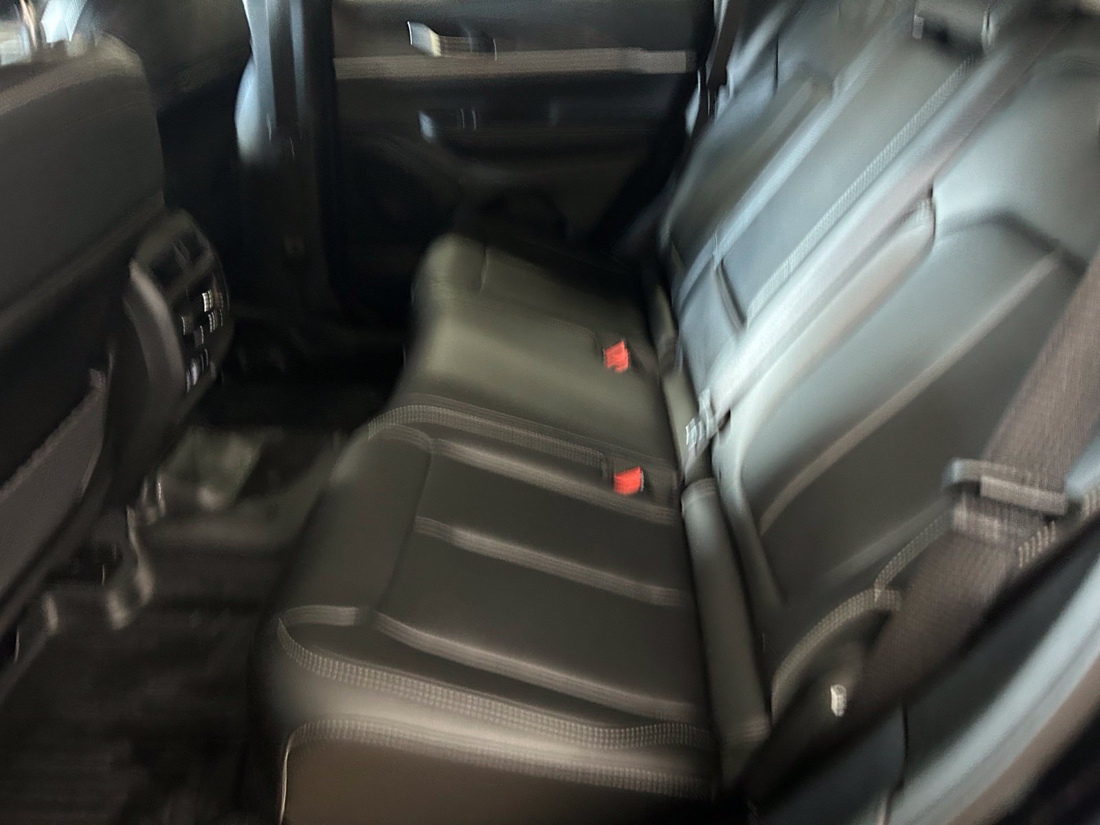 Used 2025 Jeep Grand Cherokee Limited w/ Black Appearance Package AWD/4WD image 25