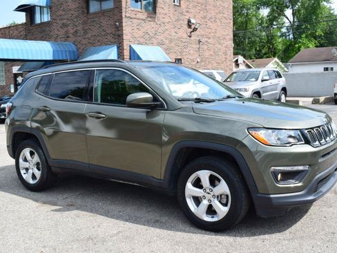 Used 2018 Jeep Compass Latitude w/ Popular Equipment Group AWD/4WD image 6