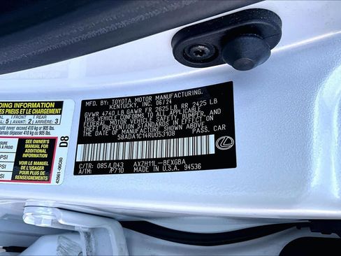 Used 2024 Lexus ES 300h w/ Premium Package FWD image 36