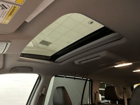 Used 2018 Honda Pilot Touring image 11