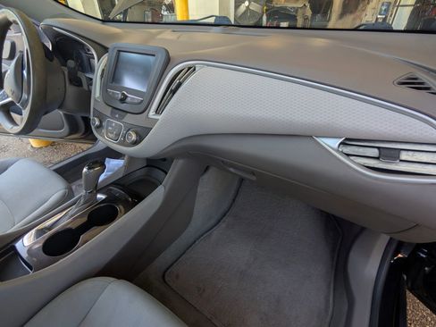 Used 2017 Chevrolet Malibu LS FWD image 14